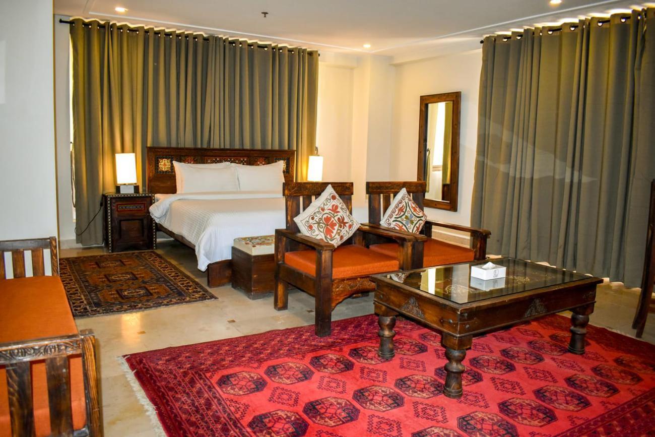 Roomy Signature Hotel, อิสลามาบัด ภายนอก รูปภาพ